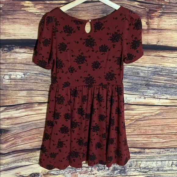 STUNNING Red With Black Velvet Detail Dress - Picture 6 of 11